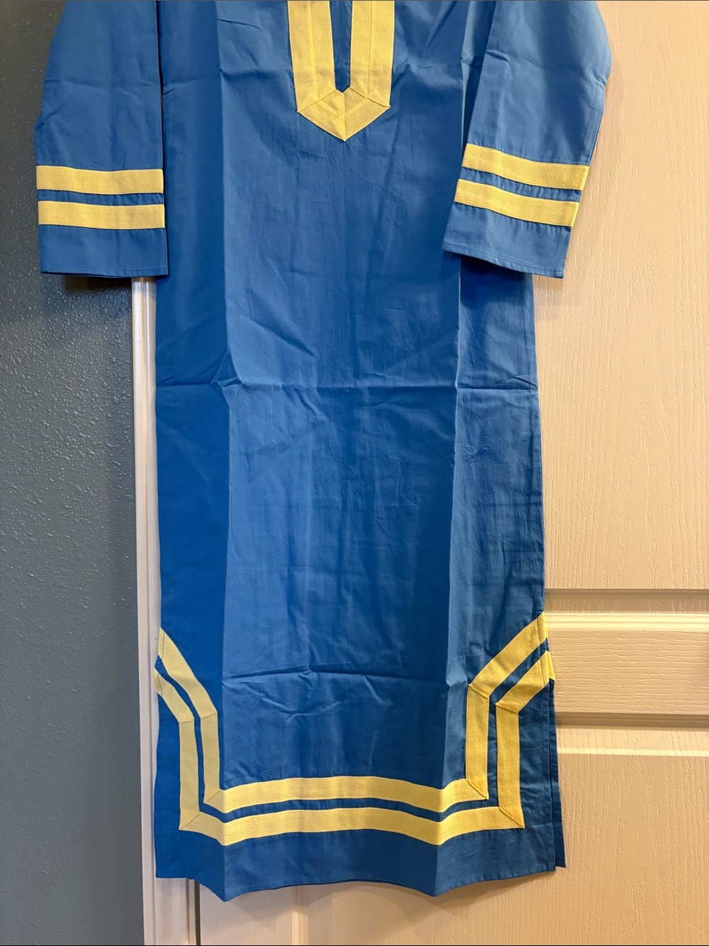 Sail to Sable Cornflower Blue Caftan with Pale Yellow Trim - Picture 13 of 16